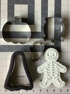 Halloween Cookie Cutters, Set 7 pcs, metal.